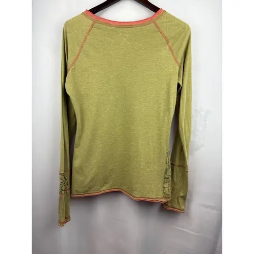 Women’s Mountain Hard Wear Large Green Long Sleeve with Orange Stitching & a Dar