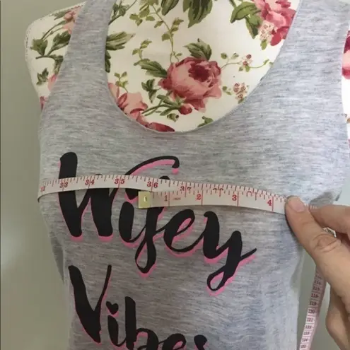 Love & Cherish New Wifey Vibes Fiancé Gray Tank Top Graphic Tee