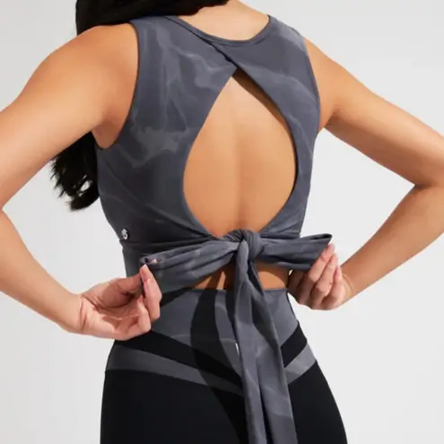 BuffBunny Meta Sports Bra in Black Quartz size Large Gray