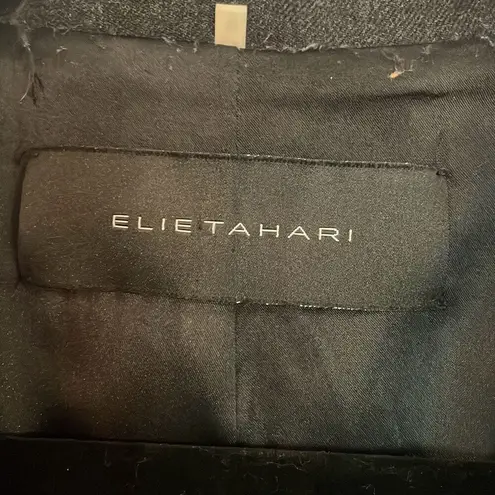 Elie Tahari 100% merino wool charcoal three button blazer 6