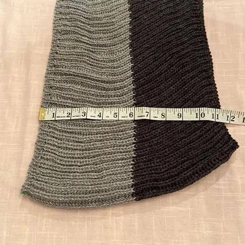 NWOT 2 tone grey infinity scarf to keep you warm & stylish Gray