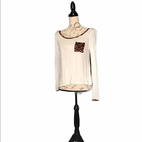 Heart & Hips Heart & Hip Medium Cheetah Blouse White