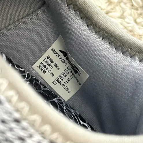 Avia Gray Athletic Shoes