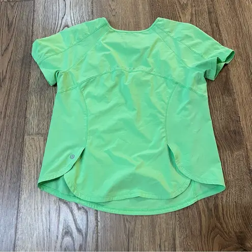 Lululemon  Lightweight Stretch Run Short Sleeve Shirt