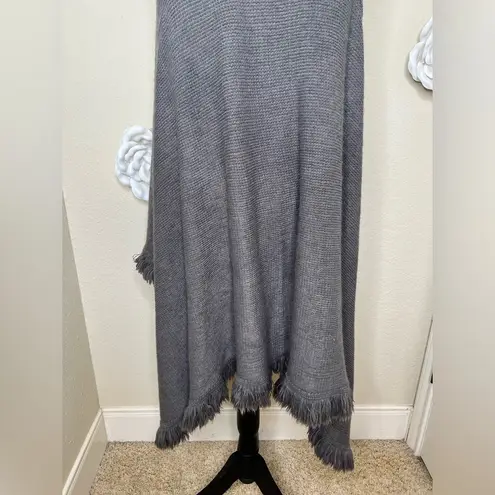 NTM: Cascade Duster Gray Fringe Vest Perfect for Layering
Size OS