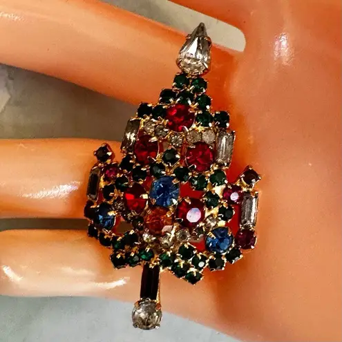 Warner Vintage Rhinestone Christmas Tree Brooch