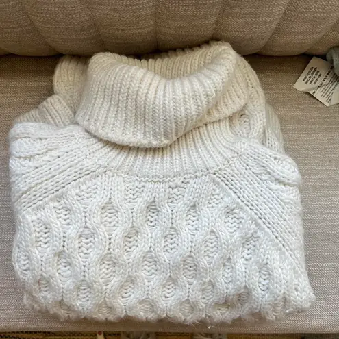 H&M Cream Cable Knit Turtleneck