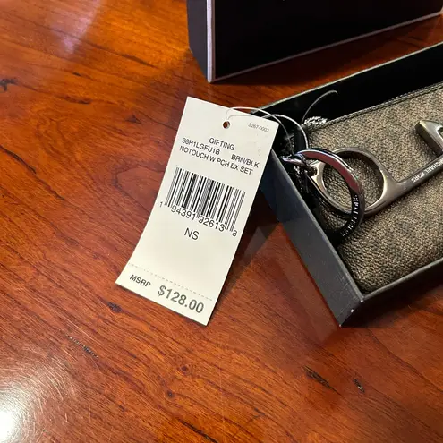 Michael Kors NWT  Logo Pouch Card Wallet and No Touch Keychain Set - Image 7