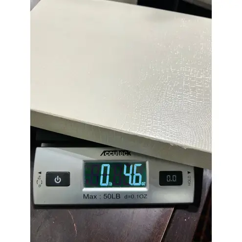 Vintage Embroidered Handkerchiefs Set in Box Lace Trim Cameo Finish Set of 3 White Size undefined - Image 8