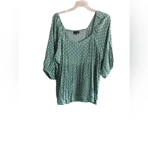 Suzanne Betro Size 4X Green and White Polka Dot Blouse
