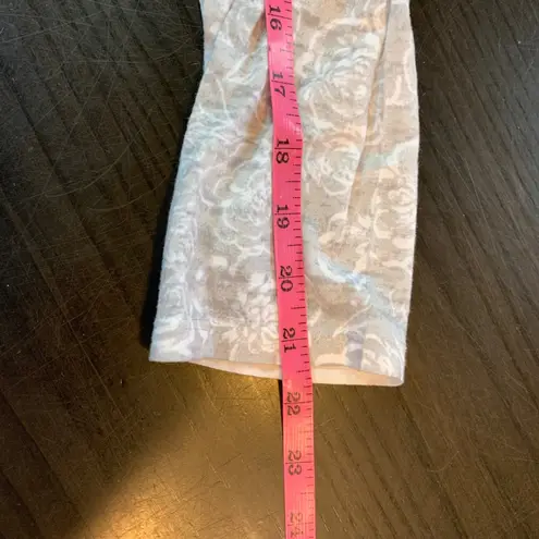 Whimsy Rose Gray White Floral T Shirt Small Clean Girl USA Soft Loungewear