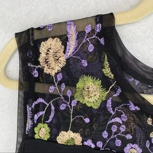 Pebble and Stone Floral Mesh Trim Tank Black Size 2X