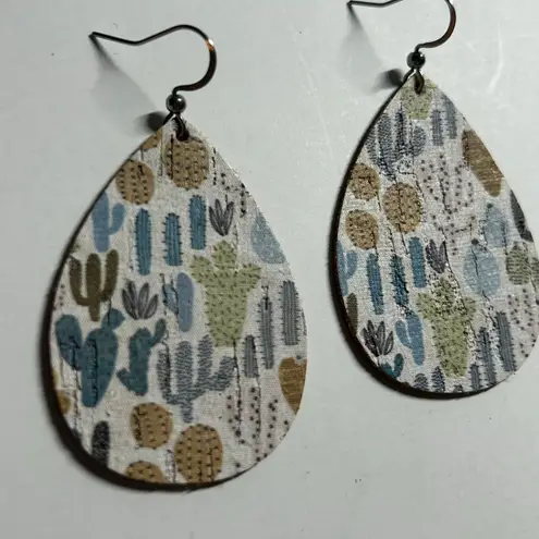 Handmade Cork on Genuine Leather Cactus Southwest Teardrop Earrings 2" New