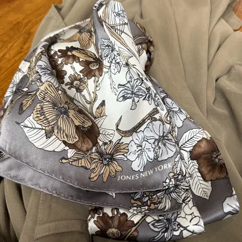 Trouvé Drape Front Lightweight Trench Coat Jacket Floral Scarf Accent Size Large Tan