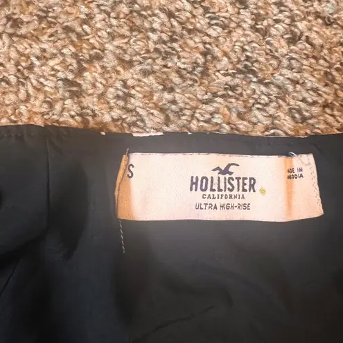 Hollister  California‎ Black White Floral Print Ultra High Rise Mini Skirt