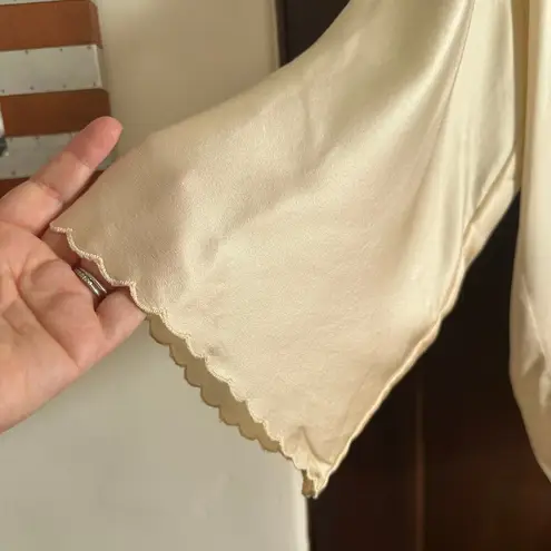 Oscar de la Renta | Cream Silk Scallop Edge Boxy wide Sleeve V Neck Blouse Sz 4