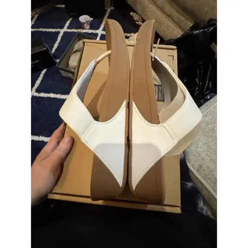 FitFlop Women's Lulu Leather Toe-Post Thong Sandals White Size 11 Resort