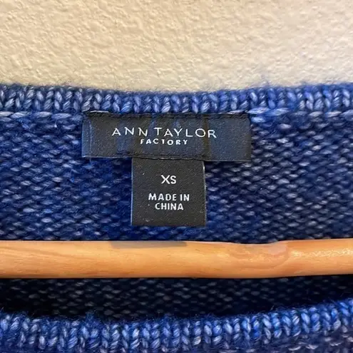 Ann Taylor Factory Women’s Blue Tight Knit Oversized Sweater with Scoop Neck XS