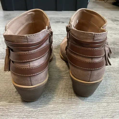 Life Stride Paloma Tassel Ankle Bootie Size 8.5