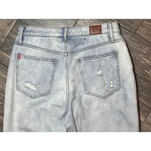 BDG Urban Outfitters High Rise Mom Jeans Light Wash Distressed Size 28 Baggy Y2K Blue
