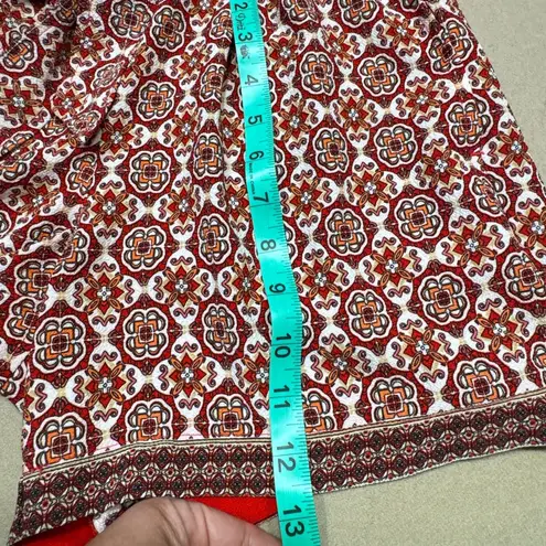 Max Studio  Red and White High Waist Shorts with Chic Design - Image 4