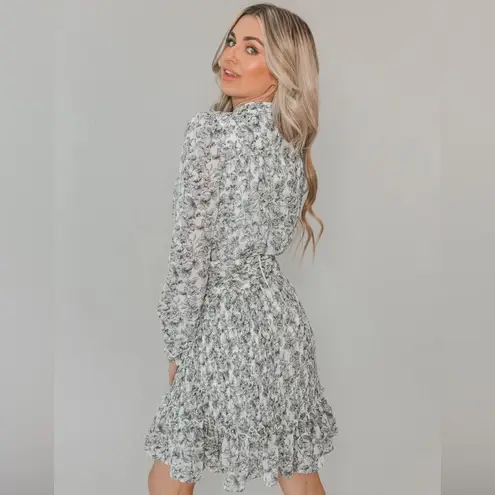 Ivy City Co Brynley Floral Mini Long Puff Sleeve Dress NEW NWT Blue White Size M