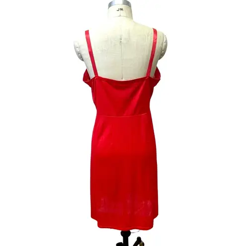 Vintage Cherry Red Nylon Embroidered Bust Slip by Philmaid Size 38 Size L