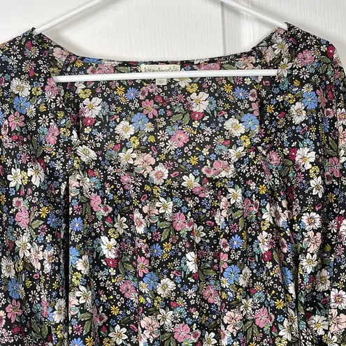 love on a hanger Plus Size  Black Floral Flowers Short Sleeve Blouse Size 3X EUC