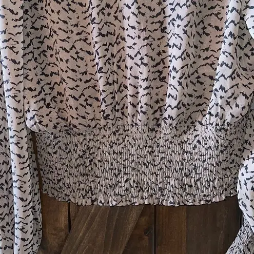 Talent Blouse Womens Size 1XL Brown Black Low V Neck Sheer Smocked Bottom Casual