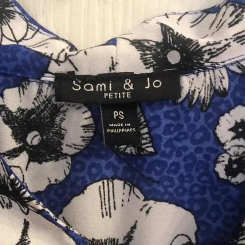 Sami & Jo Petite Blue Floral Blouse👗
