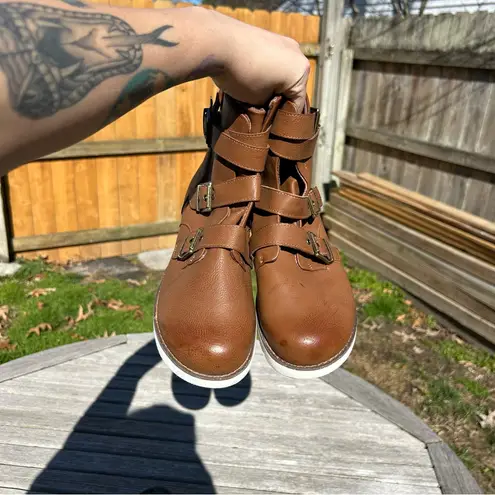 B.O.C. Kiley Motorcycle Boot in brown‎ size Women's size 10 Brown