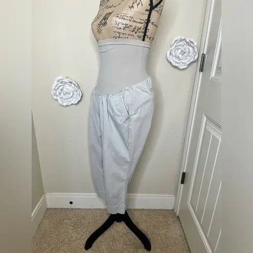 Motherhood Maternity NTM: Oh Baby by Motherhood Light Tan/Khaki Capris with Over the Belly Band Sz L