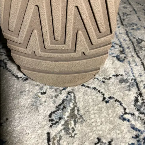 UGG Disquette Platform Slipper