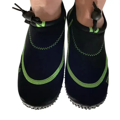 Hawaiian Magic Women's or Youth Water Shoes WORN ONCE Black Size undefined