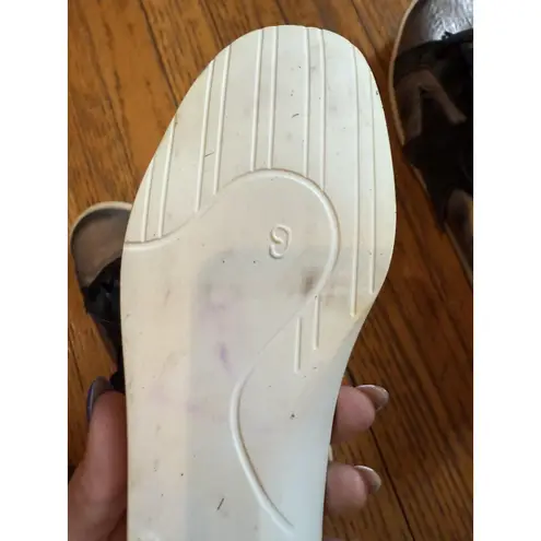 Freebird by Steven Shoes Womens Size 9 Silver Black Star Low Top Sneakers FB927