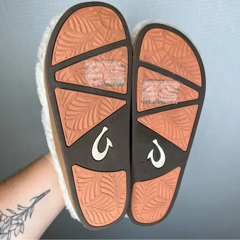 OluKai | Size 9 Woman’s Tan Fuzzy Sandals Stipper‎ Thong thumbnail 5