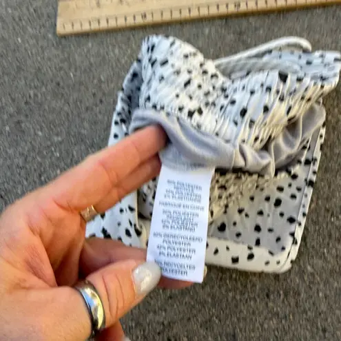 Vuori Clementine 2.0 Shorts 4" Dune Dots Workout White Black Dot VW3000 XS