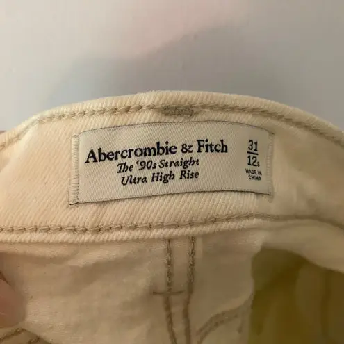 Abercrombie & Fitch  90s Straight Ultra High Rise Cream Jeans Women 31 / 12 Short