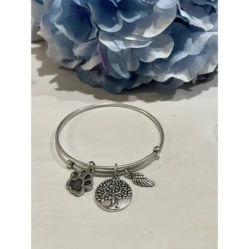 Charm Bracelet Paw Print Tree of Life Wing Silver Tone Bangle Bracelet