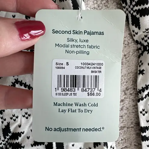 Women's NEW Tommy John Small Long Sleeve Winter Snowflake Shirt Soft Silky White