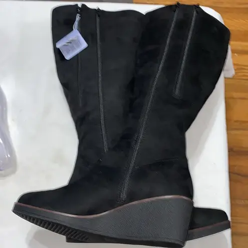 Aerosoles NWT WO SIZE 10(left shoe) 11(right shoe) Black Knee-High Women's Boots