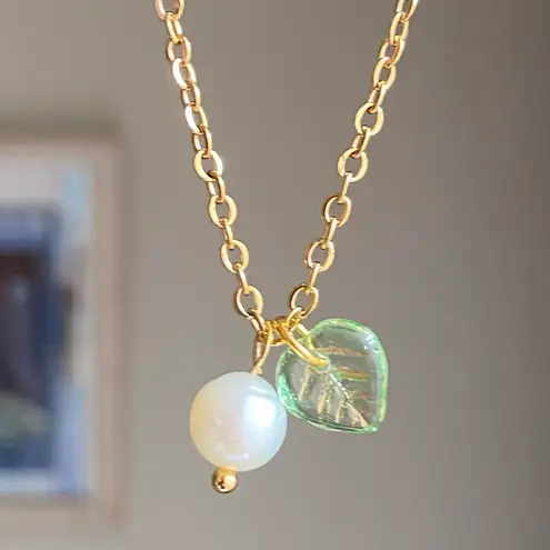 Handmade freshwater pearl & leaf fairy statement necklace🍃