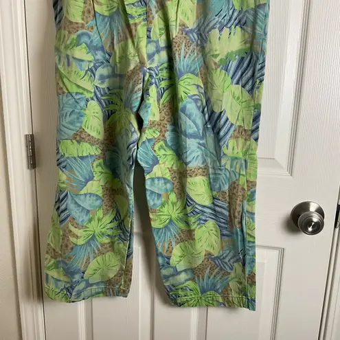 Sag Harbor Sport pants with a tropical leaf and animal print size large