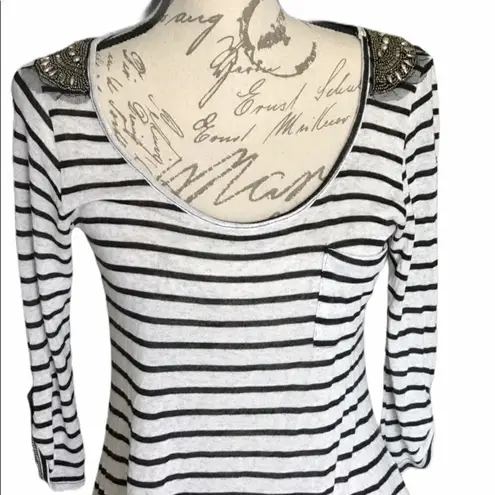 julie's closet Julia's Blouse Medium Black and Gray Woman's