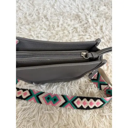 Montana West Gray Pebble Grain Crossbody Bag With Colorful Geometric Strap - Image 6