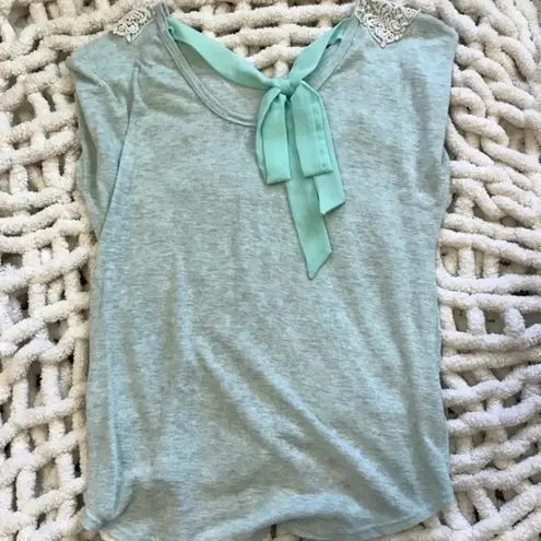 Moa Moa Mint Green Lace Top with Bow on Back (Sz L)