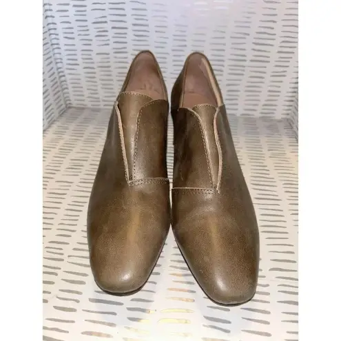All Black Shoes Women's 8.5 EU 39 Beige‎ Leather Slip On Silver Metallic Heel Brown