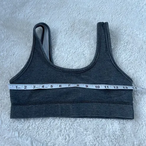 Aritzia TNA Gray Sports Bra Bralette Athletic Scoop Neck Sleeveless Activewear Size M