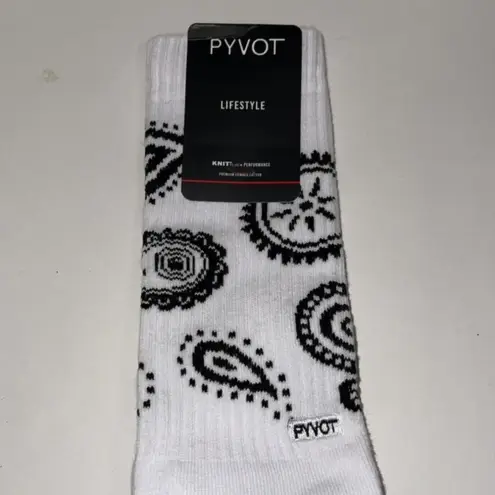 NWT Paisley White Black Crew socks