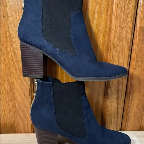 Fioni Navy Blue classic suede look back zipper ankle boots chunky heel booties Size 8.5